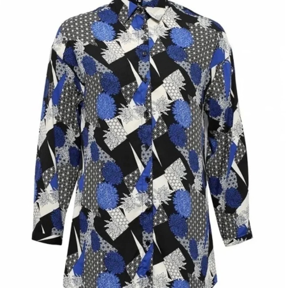 Influence Button Down Shirt Women Blue Black Floral US 10 Long Sleeve NWT